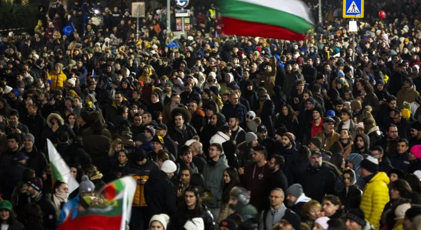 Hallott már ilyenről? Bulgáriában azért tüntetnek tömegek, hogy az állam ne költsön annyit