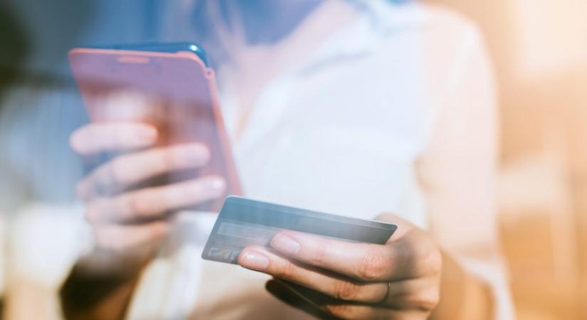 Figyelmeztet az OTP Bank: csomagküldő cégek nevében kopasztják a bankszámlákat