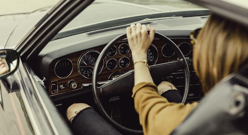 Az autósok januártól ennyit fizethetnek a műszaki vizsgáért