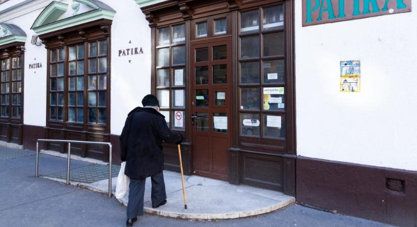 Bejelentés: hamarosan a patikusok is írhatnak fel gyógyszert