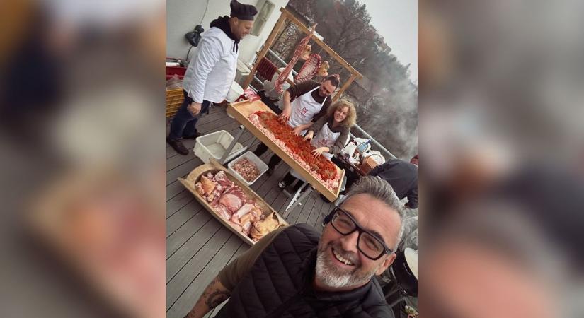 Disznótor az emeleten: a Himnusszal ért véget Balázsék disznóvágása – videóval