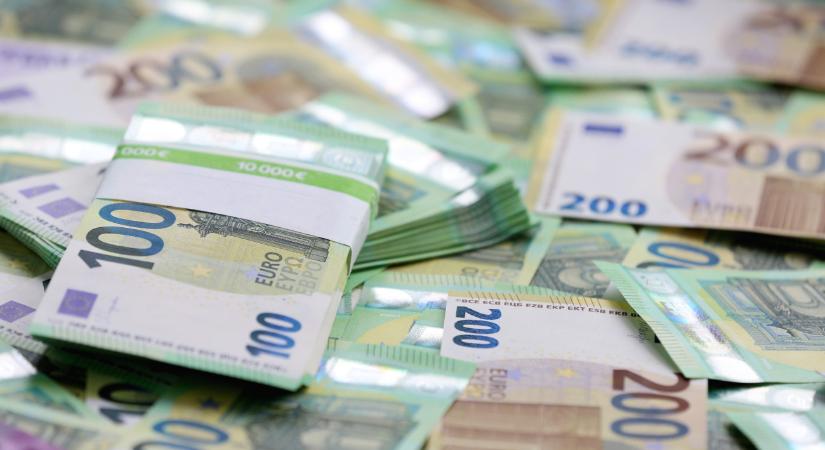 Nem bírják így tovább: sürgősségi pénzt kért fegyverekre ez az európai ország