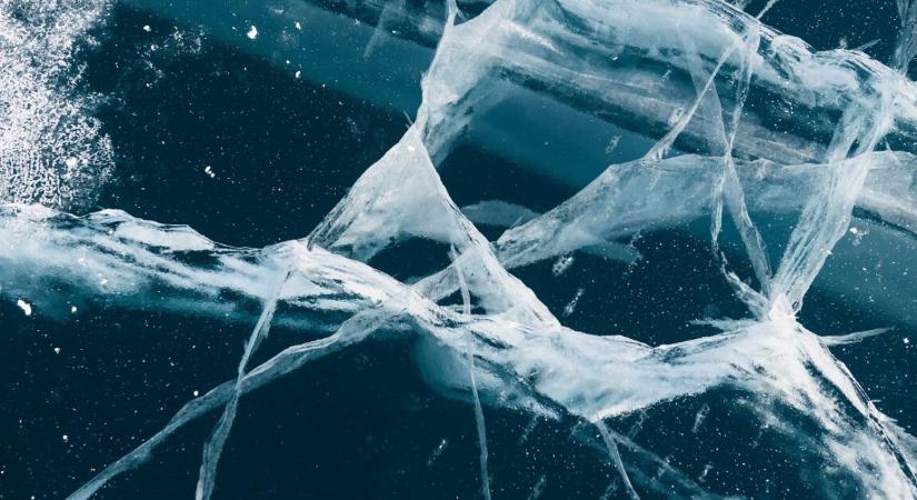 Rohantak a rendőrök a vészhelyzet miatt – három gyerek alatt szakadt be a tó jege