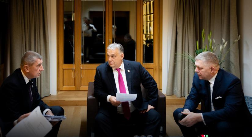 „Árulók és Putyin ügynökei”: Éles bírálatok érték Ficót, Babišt és Orbánt az ukrán hitel miatt