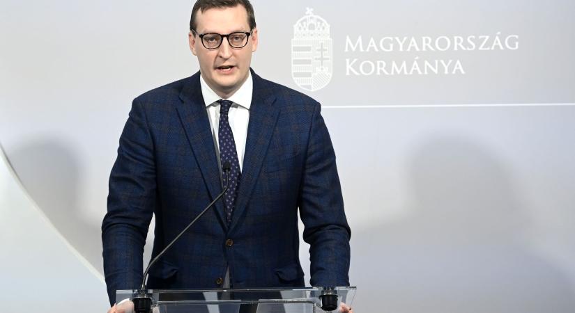 Több mint húszezer olyan fiatal van, aki a karácsonyt új otthonában várhatja – jelentette ki Panyi Miklós