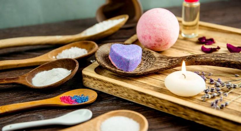 Mézeskalácsos bőrszépítő fürdőbomba házilag: karácsonyi ajándéknak is bomba ötlet