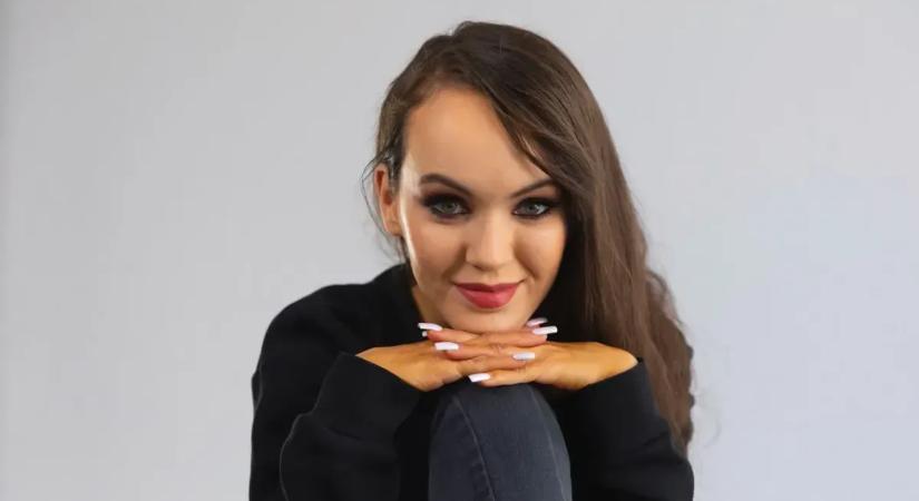Kiszel Tünde riválisra akadt: Nagy Ő Virág extrém naptárt tervez