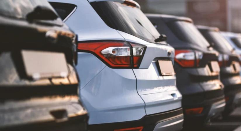 Fordulat az uniós autópolitikában: nem lesz teljes tiltás 2035-től