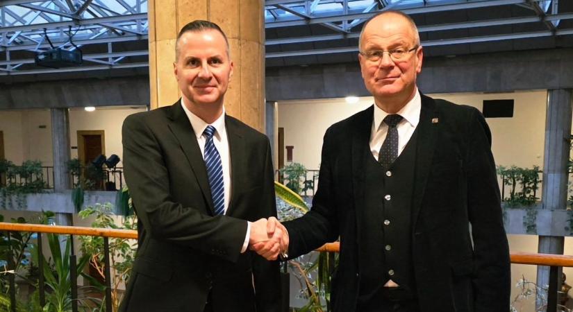 Jó hírt jelentett be a polgármester: jelentősen bővül az idősotthon a zalai városban