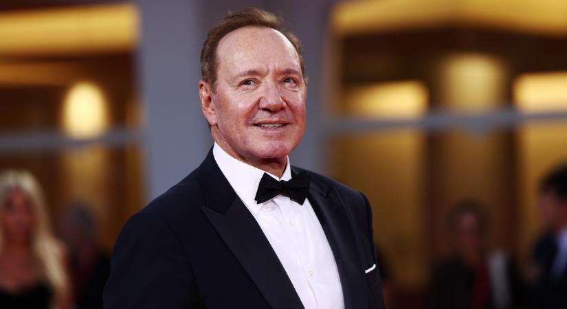 Kevin Spacey nyolc év után visszatér a képernyőre