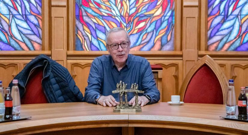 8 milliót kapott a Szerencsejáték Zrt.-től a parlamenti imacsoport