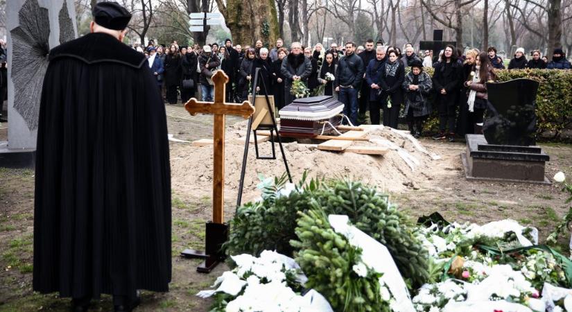 Elbúcsúztatták Kálloy Molnár Pétert – képeken a színész temetése