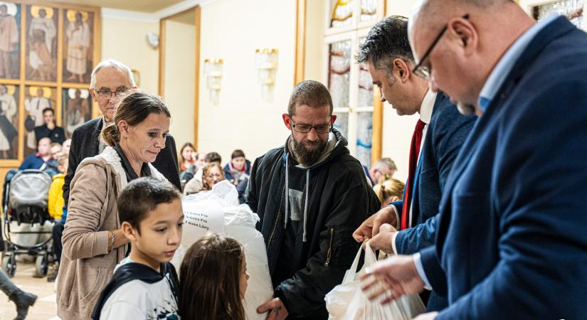 Ajándékcsomagokkal és köszönettel zárta az évet a Szent Ferenc Program
