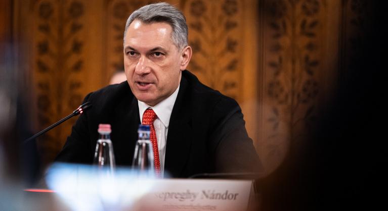 Lázár János üzent a Tisza-jelöltnek: A félreértés tisztázódott – a helyzet pedig tiszásodott