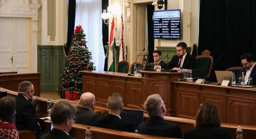 Lassú kezdés után felpörgött Győrben a decemberi közgyűlés - fotók