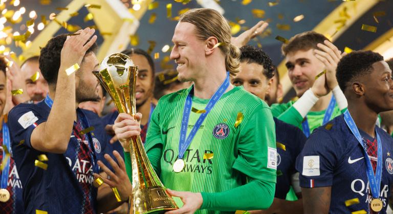 Négy tizenegyest védett, majd eltört a keze a Paris Saint-Germain kapusának