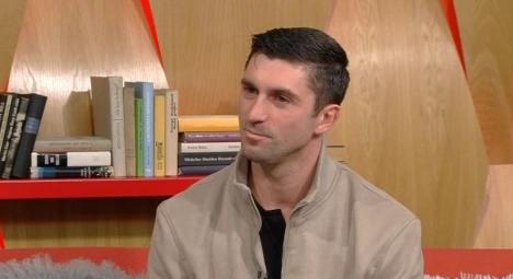 Gólyahír: Megszületett Richter József kisfia, aranyos fotóval tudatta a hírt