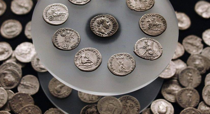 Pénzes fazekat fordított ki az eke a földből, minden idők leggazdagabb békési lelete került elő