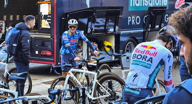 November 1. lesz az j janur? Az UCI talaktan a profi kerkpros szerzdsek rendszert