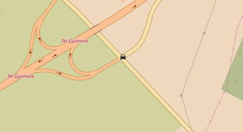 Óvatosan a felhajtónál! Baleset történt Téten, a 83-as főút közelében, forgalmi akadály van