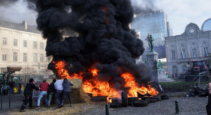 Tárgyaltak is a gazdák négy biztossal Brüsszelben, nem csak gyújtogattak