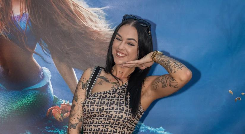 "Meg is téptek" – Mi történt? Külföldön támadták meg a magyar sztárt