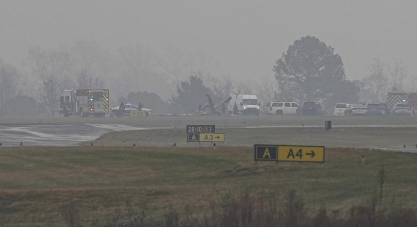Lezuhant egy repülő egy regionális repülőtéren: sok a halott, egy híres autóversenyző is