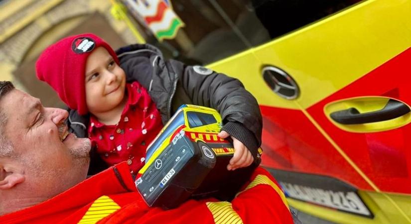 „Na, szia mentő!” – erre várt mindenki, összejött a nagy találkozás