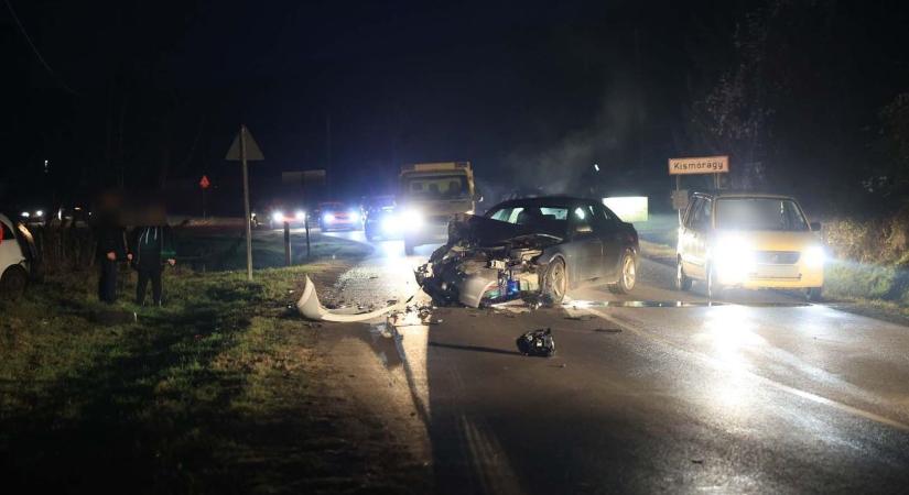 Most jött: súlyos baleset történt Bátaapáti és Kismórágy között! – FOTÓK!