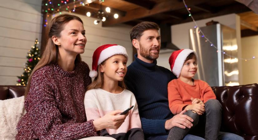 Filmek hétvégére: romantika, akció és szuperhősök karácsonyi hangulatban