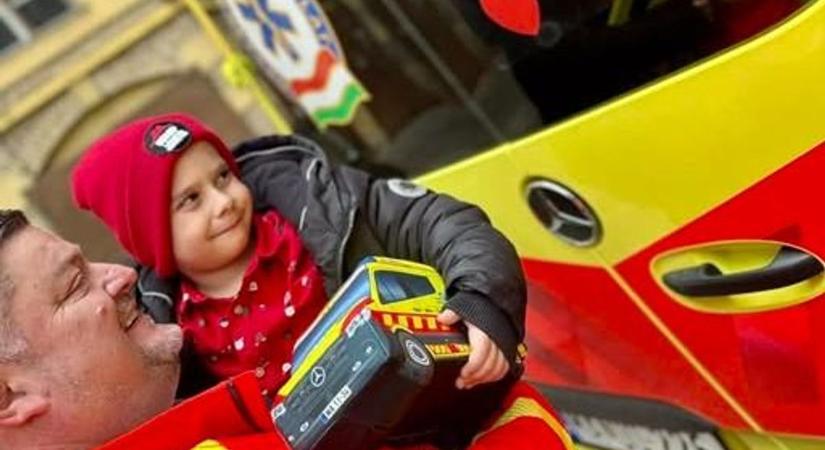 Na szia Medárd! - Így találkozott a mentésirányító és a 4 éves kis hős, akiknek a hangjától ellágyult az egész ország