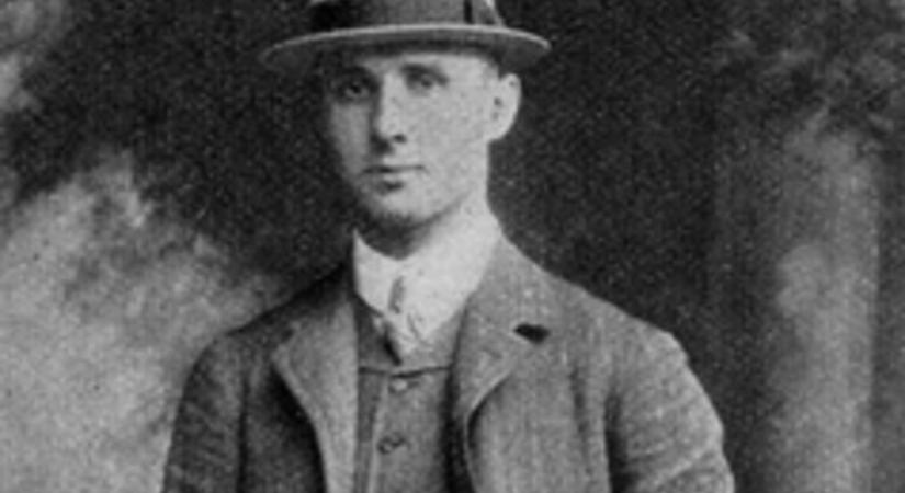 ÓRIÁS A VÍZBEN: AZ ÚSZÓ OLIMPIAI BAJNOK HALMAY ZOLTÁN KALANDOS ÉLETE