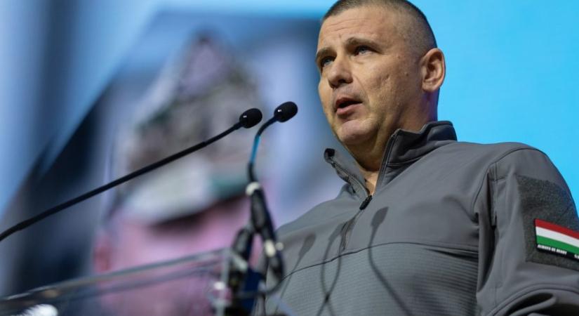 Ruszin-Szendi Romulusz gúnyos posztban égeti Orbán Viktort