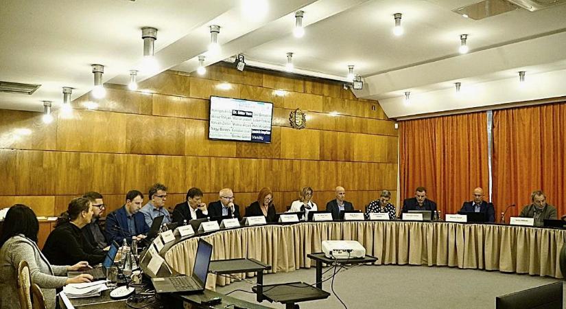 Ezeket a döntéseket hozta a képviselő-testület a decemberi ülésen