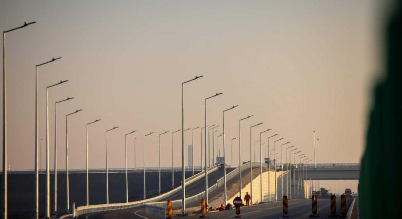 Autópályaszakasz-átadást ígérnek az A7-esen