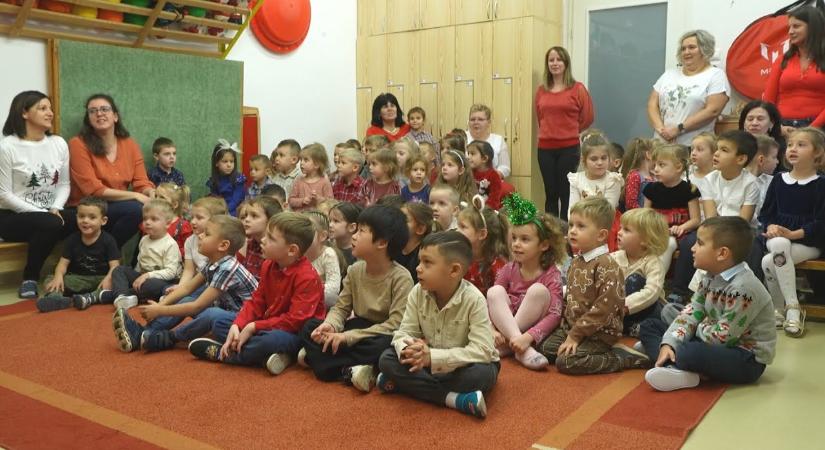 A Pengetős Trióval ünnepeltek az ovisok