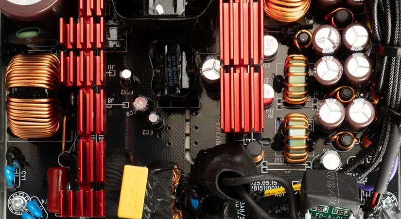 Az Enermax nagyon belehúzott a "tápozásba"