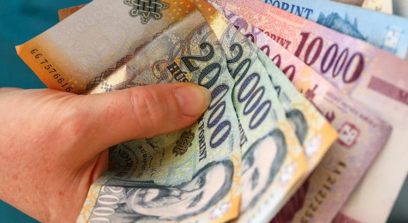 KSH: 10 százalékkal nőtt a nettó átlagkereset tavaly októberhez képest