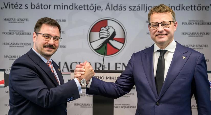 Brüsszel célkeresztjében Lengyelország: új szintre lépett az alkotmányos válság