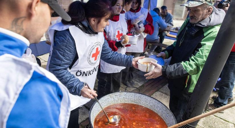 Egy tányér szeretet, hozzá szaloncukor (galéria)