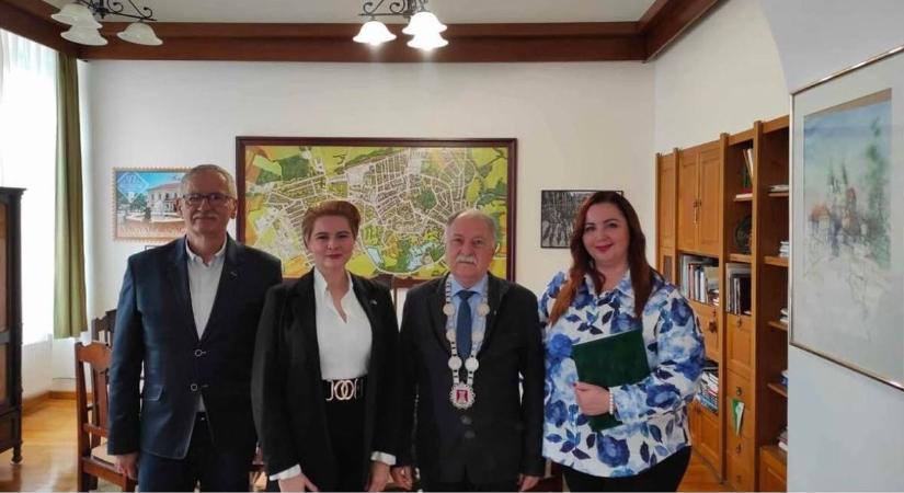 "Gratulálok a nagyon friss magyar állampolgársághoz, gyarapodik az ország"