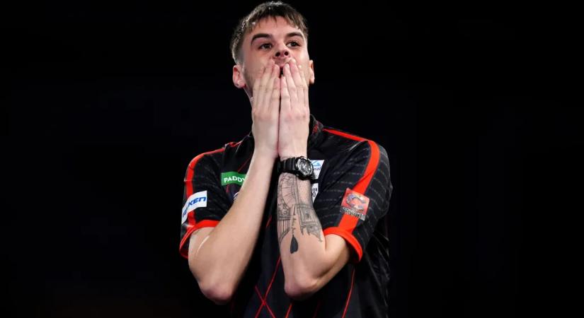 Doppingolás miatt kizárták a darts-vb egyik brit versenyzőjét