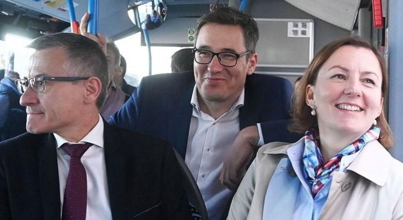 Felbukkant a BKV-vezetés ünnepi rendezvényén a cég bűnözőkkel bulizó, kirúgott vezérigazgatója