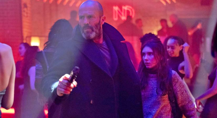 Már magyar szinkronnal is megtekinthetitek Jason Statham új akciófilmje, A megmentő első előzetesét, amelyben hősünk egy fiatal lány segítségére siet sok rosszarc ellenében