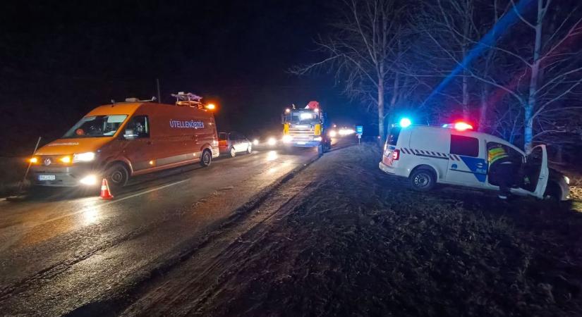 Karambol Baja és Vaskút között, több embert is kórházba szállítottak – fotók, videó