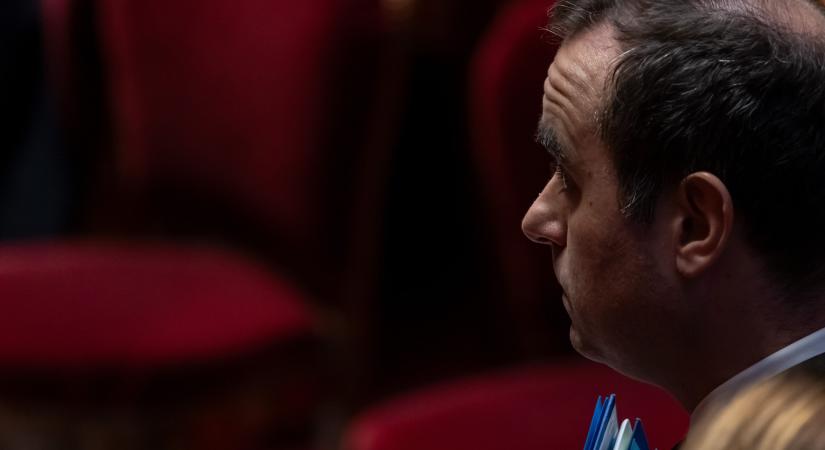 Franciaországban megtörtént, amitől mindenki tartott: speciális eljárással mentik a költségvetést