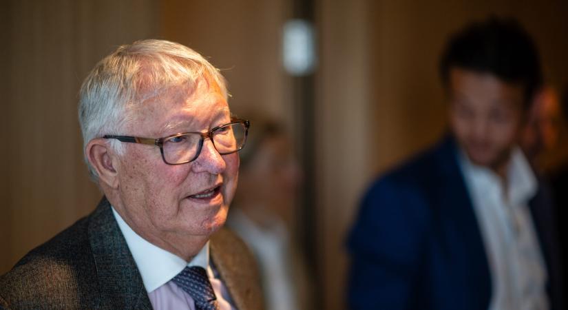 Sir Alex Ferguson kőkemény „kritikát” fogalmazott meg a Manchester United kapcsán