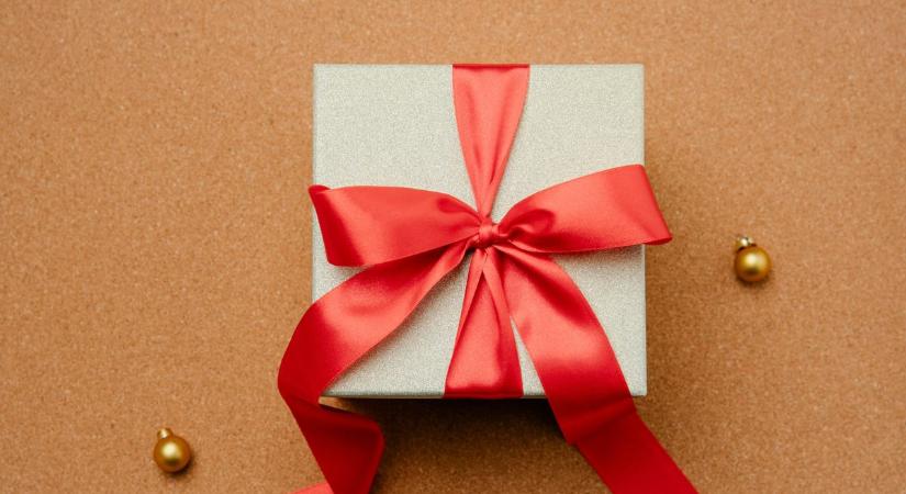 Félhavi bérnek megfelelő bónusz, ajándékcsomag – kapnak-e a dolgozók pulykapénzt Vasban?