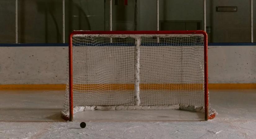 Elképesztő! Undorítóan bánt a rábízott gyerekekkel a kecskeméti jégkorongedző