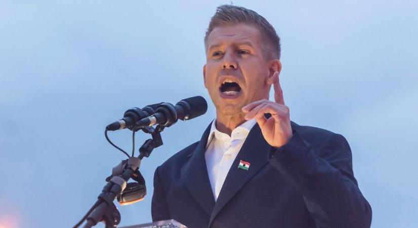 Bár Magyar Péter mindent megtesz, hogy megállítsa, a Bors különkiadásának terjesztése mégis folytatódik